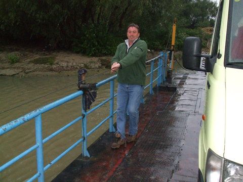 O mana de ajutor, ca ne grabim.