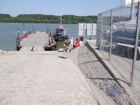 Oare pana cand o trecere asa de frecventata se va face asa de anevoie ?