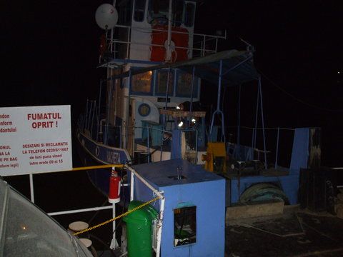 Ajungem la Braila, la bac, unde &quot;Fumatul ...