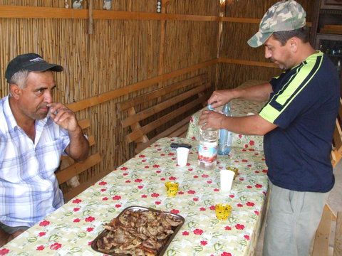 ... noi am venit cu licoarea