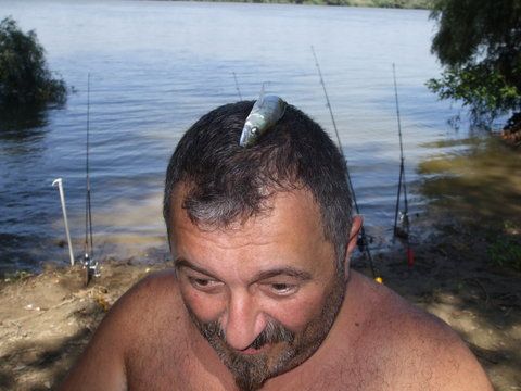 Cam asta este ... capul plecat ... de data asta