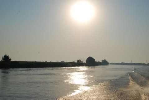 Si uite-asa lasam noi in urma Sulina. Unii cu lacrimi in ochi, altii cu sperante ca la anul...