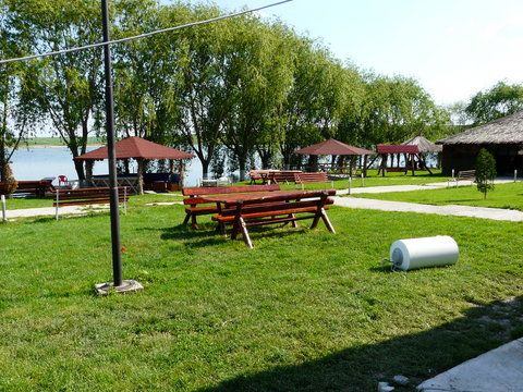 P1100503.JPG (1.42 MiB) Vizualizat de 5348 ori peninsula cu restaurant