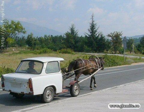 TRABANT CU UN CAL PUTERE